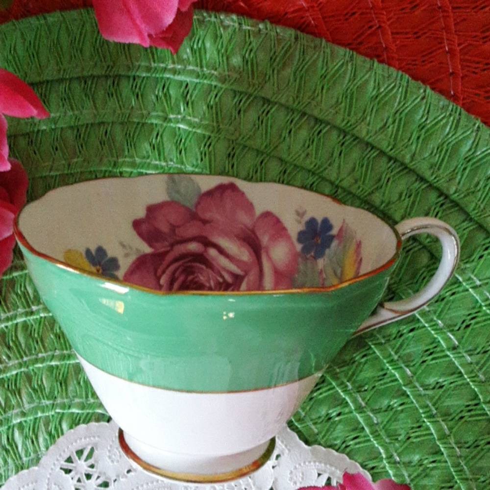PARAGON Fine Bone China Potters by Appointment To QUEEN ELIZABETH